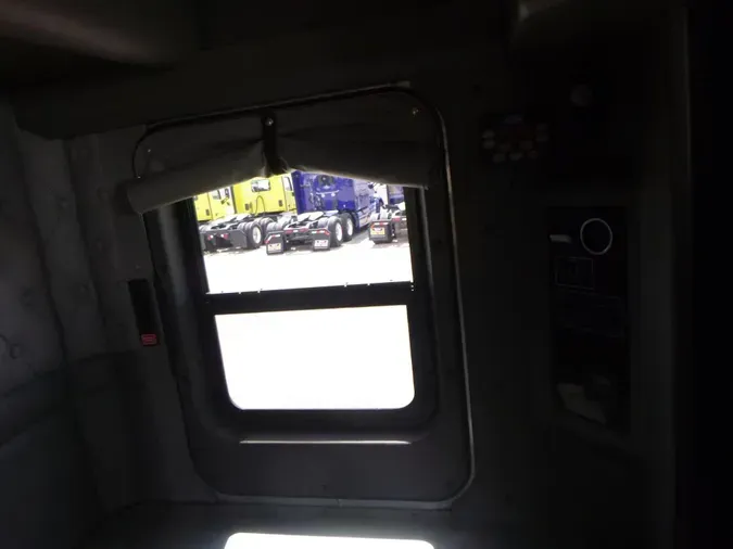 2023 Kenworth W900