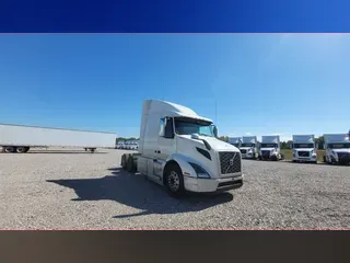 2019 Volvo VNL 740