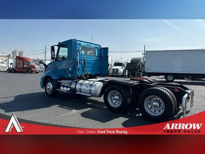 2019 VOLVO VNL300