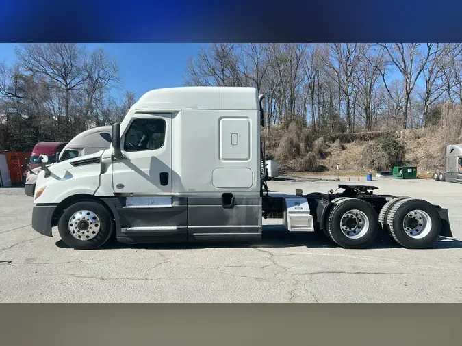 2021 Freightliner Cascadia 126