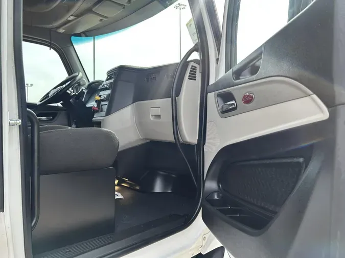 2023 Peterbilt 579