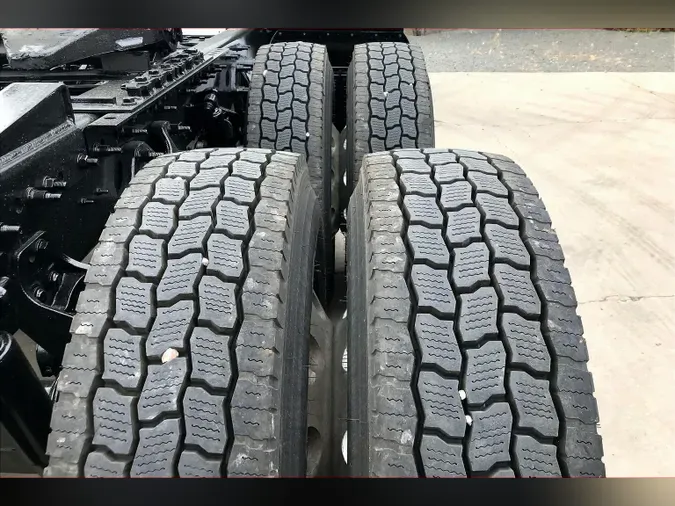 2022 INT LT625 6x4