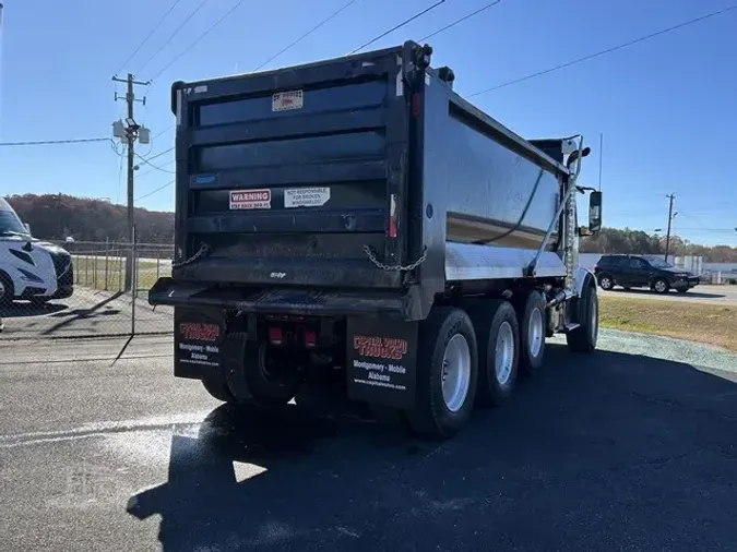 2019 VOLVO VHD84B300