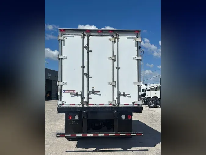 2017 FREIGHTLINER M2