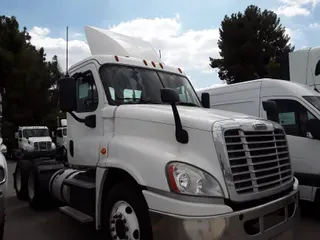2016 Freightliner CASCADIA 125