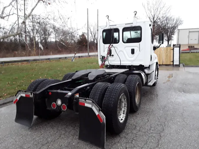 2017 FREIGHTLINER/MERCEDES CASCADIA 113