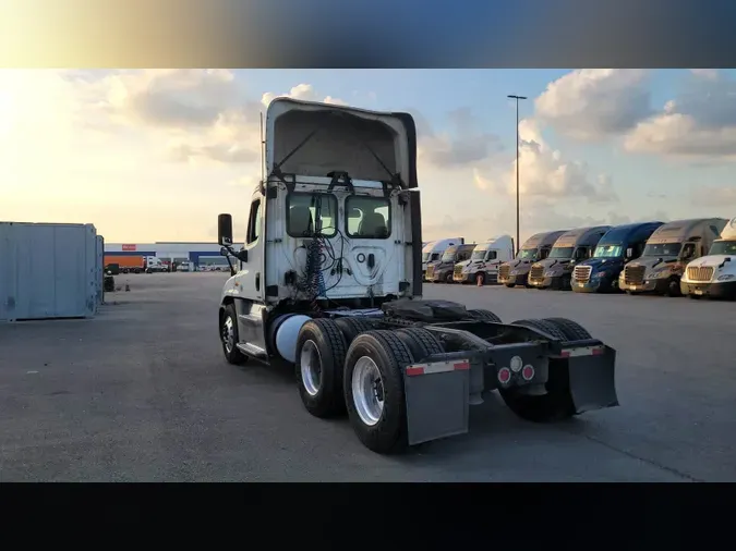 2018 Freightliner Cascadia0074ed31a5c01fe19b0a0c77de9ff039