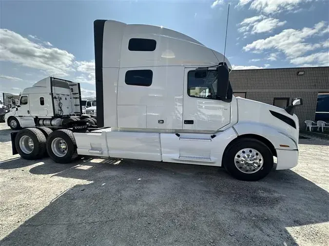 2020 VOLVO VNL64T760