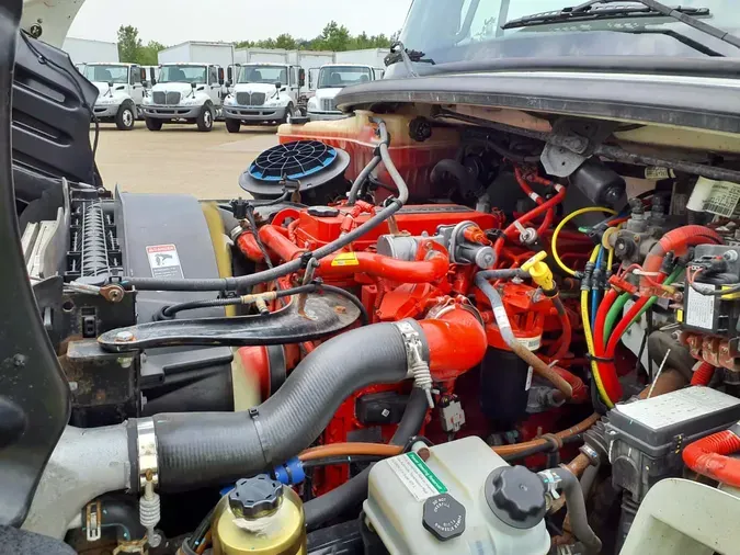 2018 FREIGHTLINER M2 106