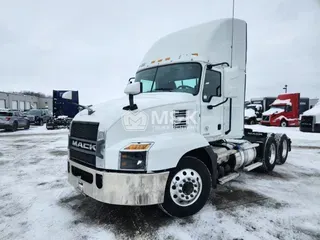2022 MACK AN64T