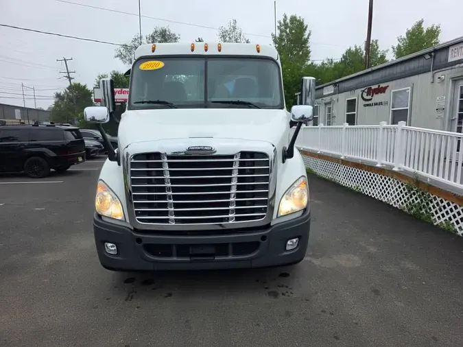 2020 FREIGHTLINER/MERCEDES CASCADIA 113