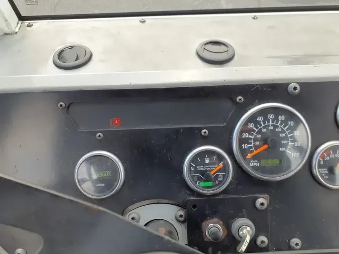 2019 AUTOCAR YARD TRACTOR007c51f8c70ba3c9ceab4772c2fec7e2