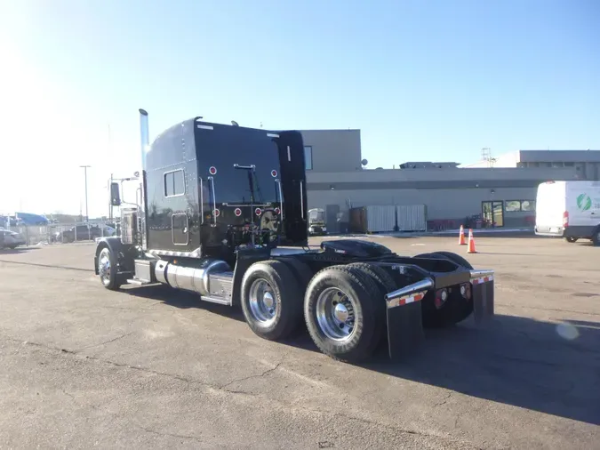 2022 Peterbilt 389