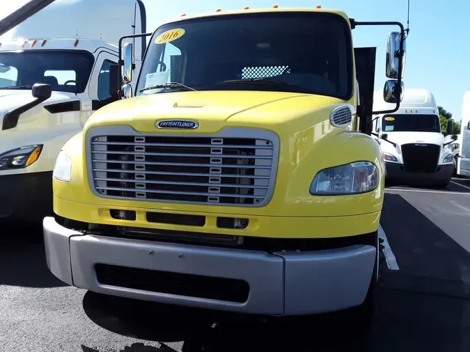 2016 FREIGHTLINER M2 106