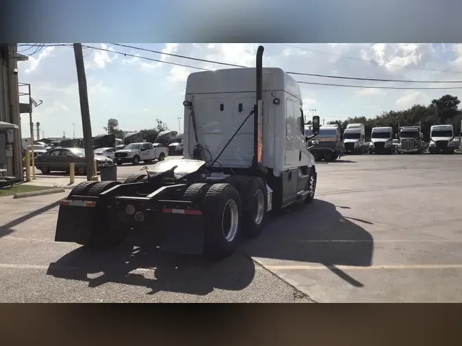 2020 Freightliner Cascadia