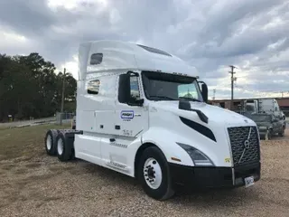 2019 VOLVO VNL64760