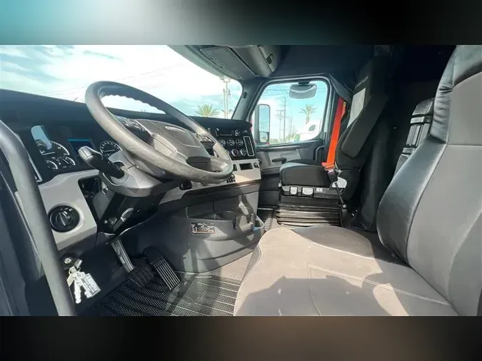 2019 FREIGHTLINER CA126