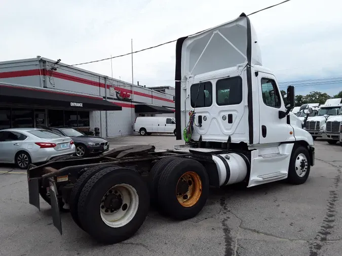 2017 FREIGHTLINER/MERCEDES CASCADIA 125