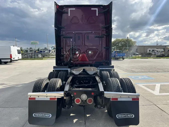 2021 Freightliner Cascadia 126