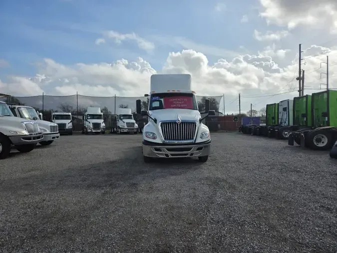 2019 NAVISTAR INTERNATIONAL LT625 DAYCAB T/A