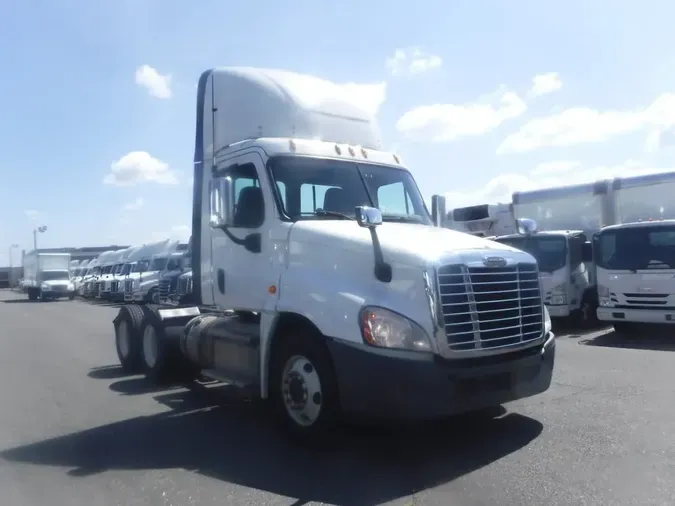 2020 FREIGHTLINER CASCADIA 125