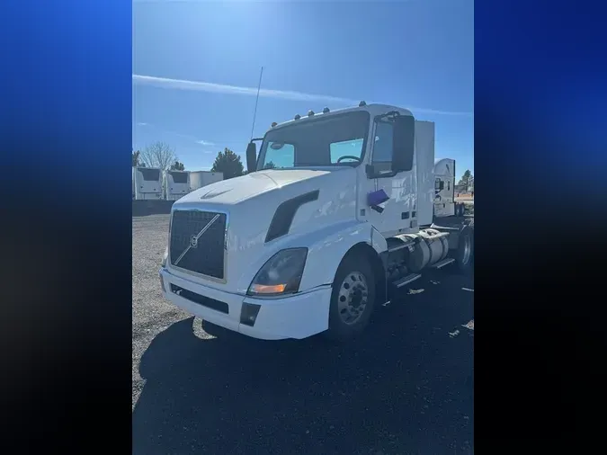 2017 VOLVO VNL64TRACTOR