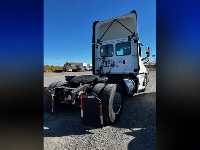 2020 FREIGHTLINER/MERCEDES NEW CASCADIA 116