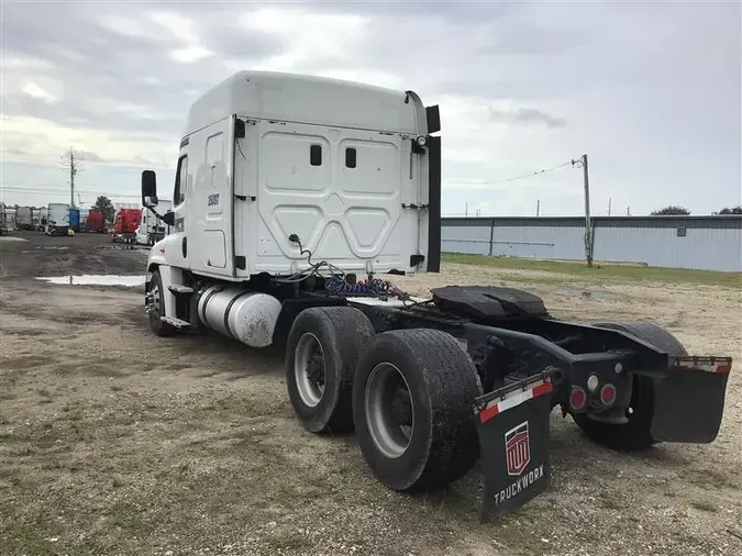 2015 FREIGHTLINER CASCADIA