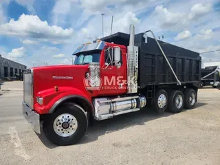 2017 WESTERN STAR 4900