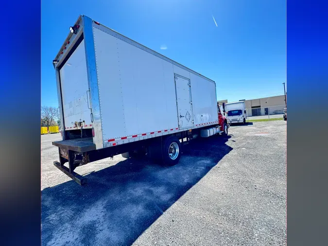 2017 FREIGHTLINER/MERCEDES M2 106