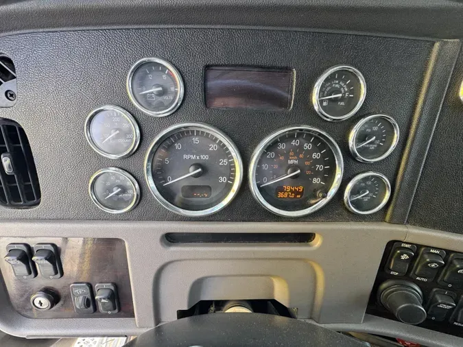 2020 Peterbilt 389