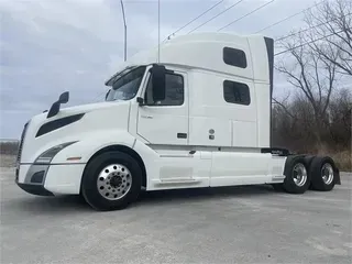 2020 VOLVO VNL64T860