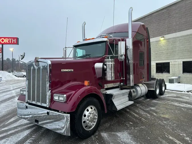 2021 Kenworth W900L