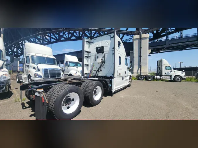 2018 FREIGHTLINER/MERCEDES CASCADIA 125