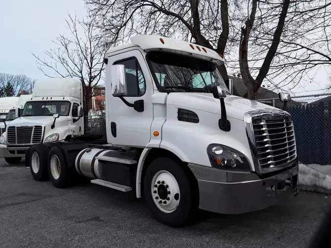 2018 FREIGHTLINER/MERCEDES CASCADIA 113