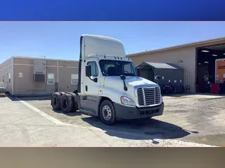 2019 Freightliner Cascadia 125