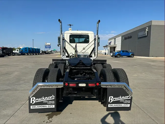 2019 MACK PI64T