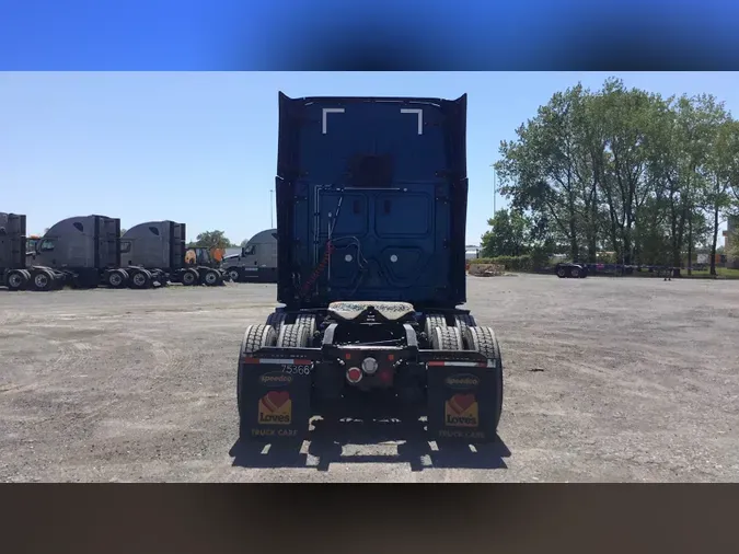 2023 Freightliner Cascadia 126