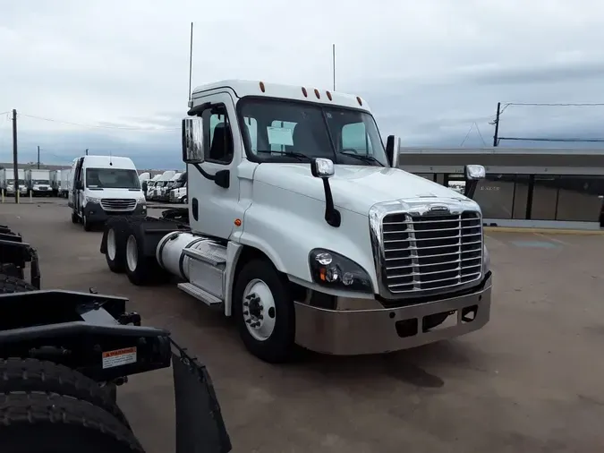 2020 FREIGHTLINER/MERCEDES CASCADIA 125