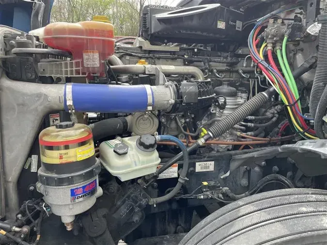 2021 FREIGHTLINER CA126