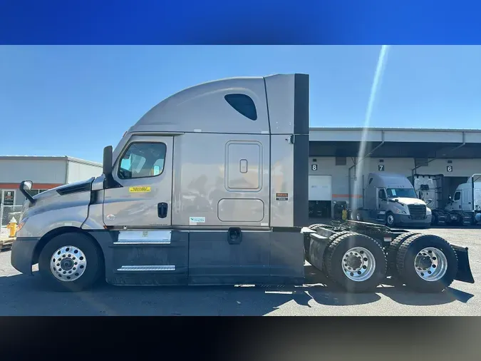 2024 Freightliner Cascadia 126