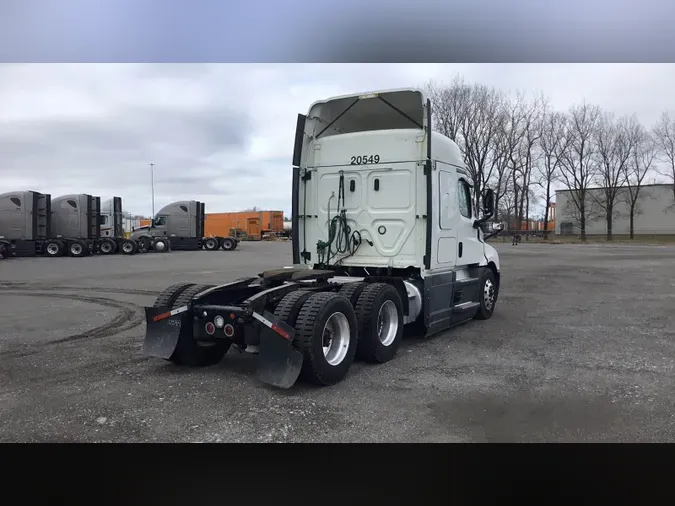 2021 Freightliner Cascadia 126