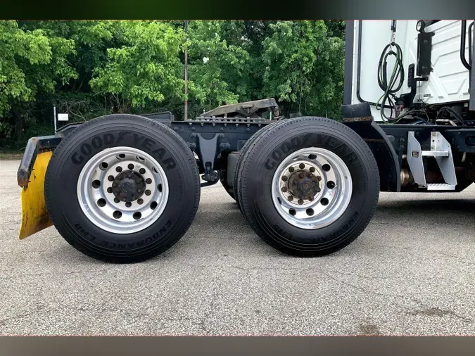 2021 INT LT625 6x400b67ca6d455632472e1f8af0e41ad17