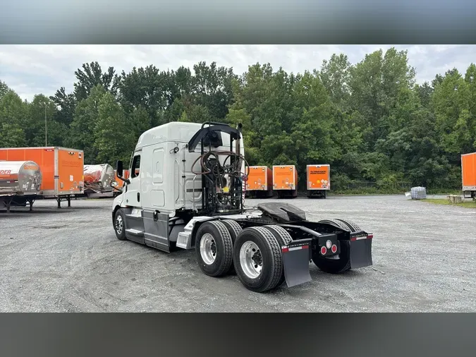2022 Freightliner Cascadia 12600b9e0515ecda3b1469493dc085c8e3f