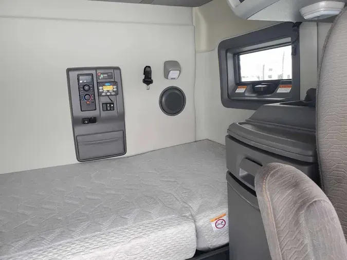 2022 VOLVO VNL64T74000bac1a51f391bea0b8549e9662ed9ac