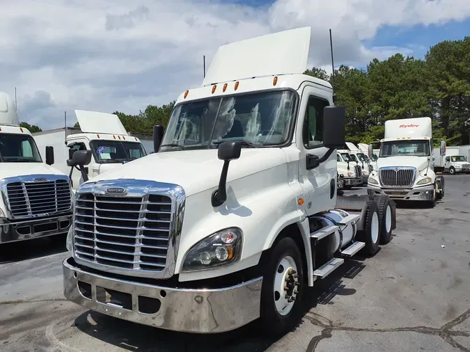 2020 FREIGHTLINER/MERCEDES CASCADIA 125