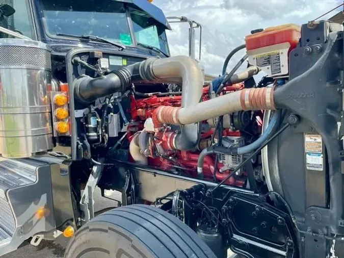 2022 Peterbilt 389