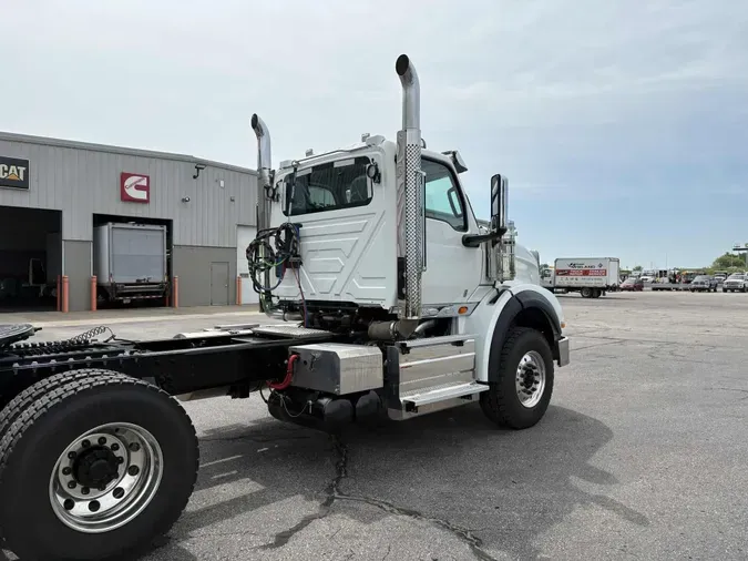 2027 International HX620