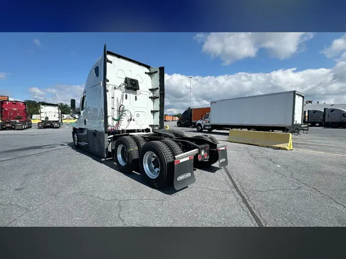 2023 Freightliner Cascadia 126