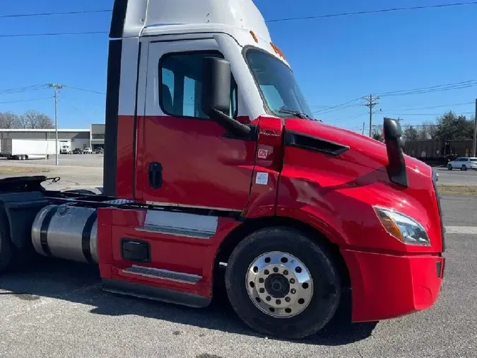 2023 FREIGHTLINER Cascadia 126